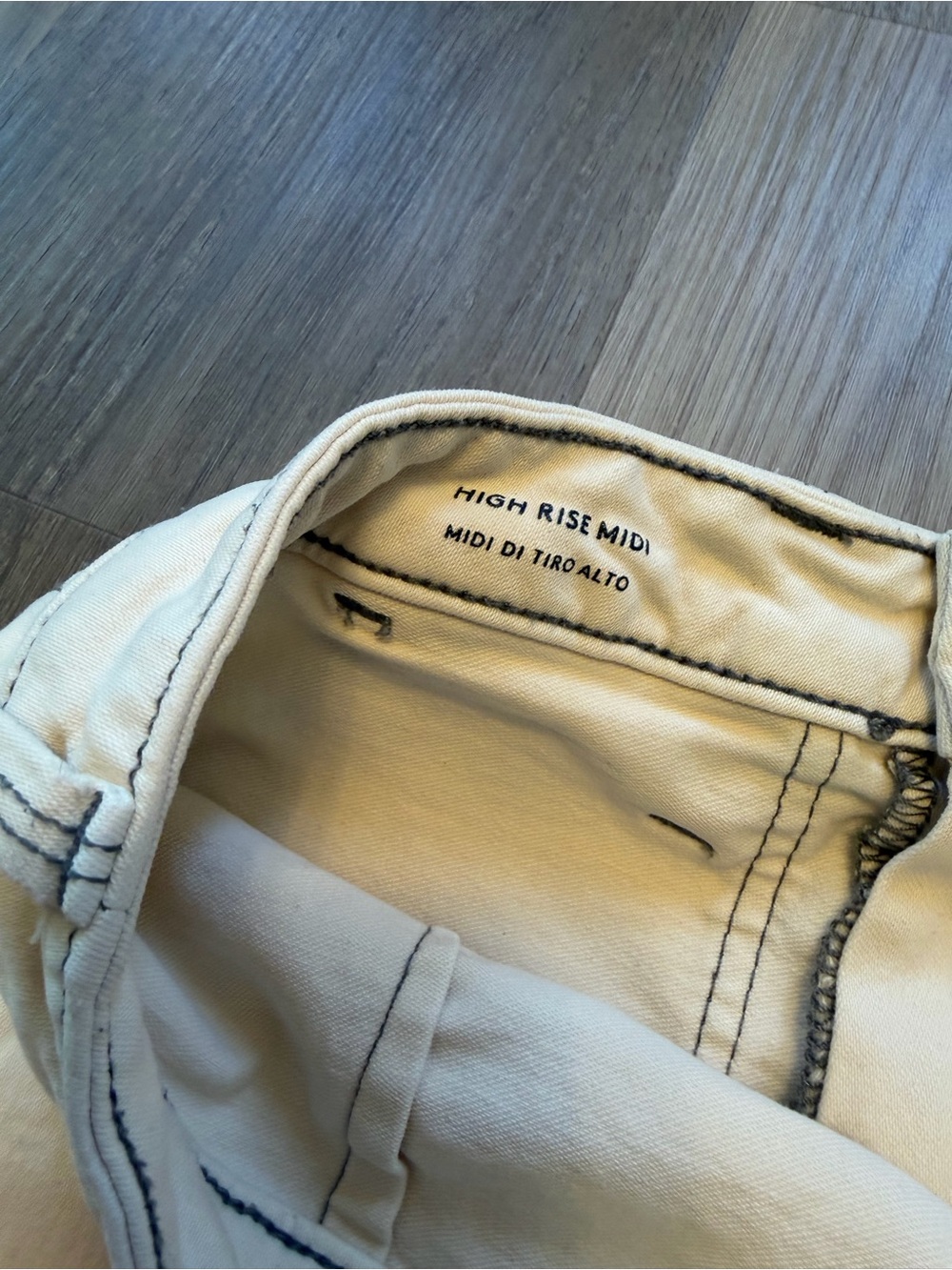 Universal Thread High Rise Midi Shorts Cream Size 2 - Picture 4 of 6
